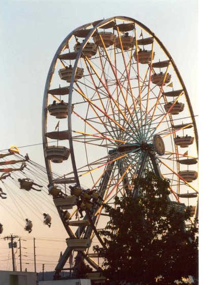 25′ Gondola Ferris Wheel – My Little Carnival, Inc.